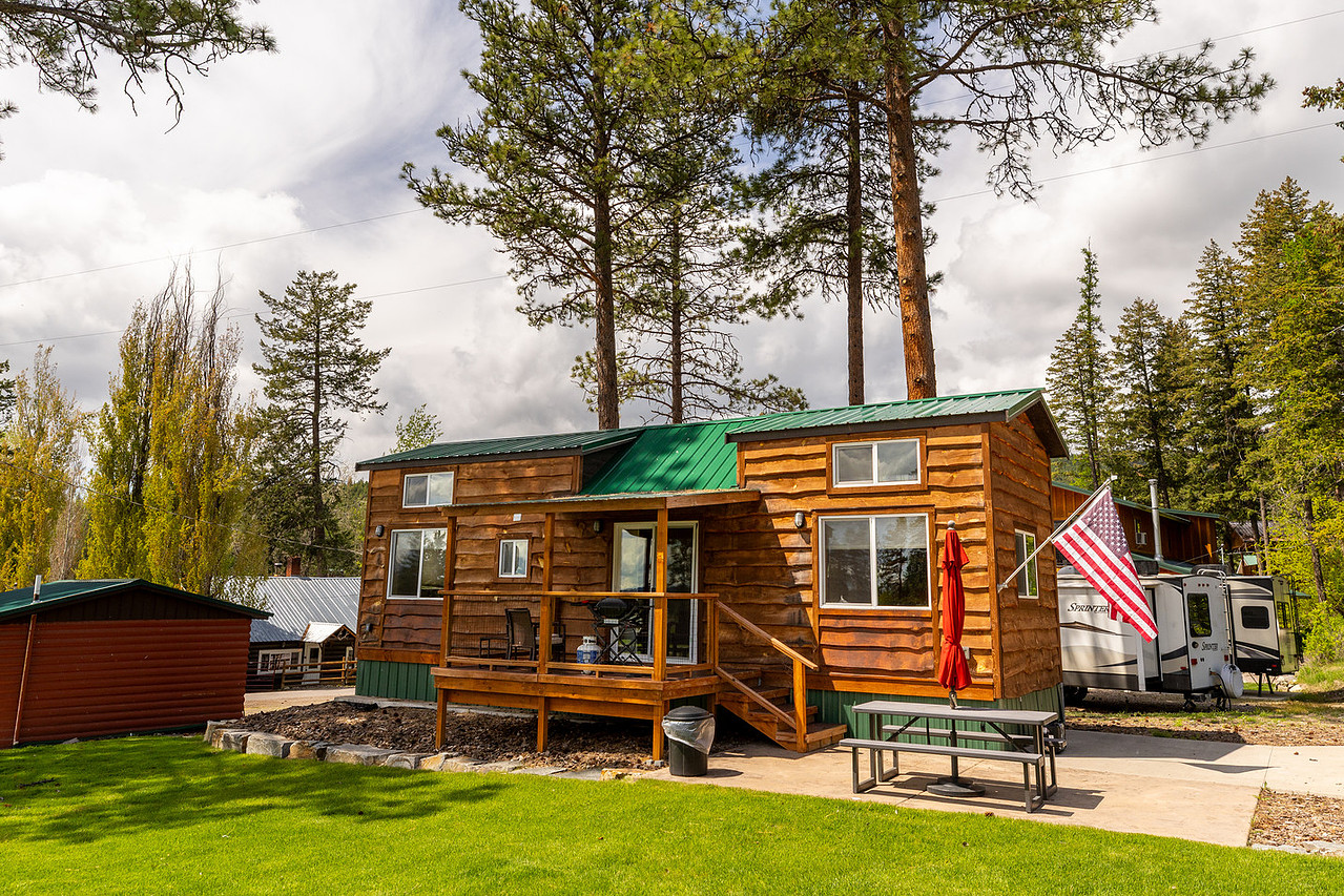 lake mary ronan lodge's Huckleberry House outside front facing cabin view